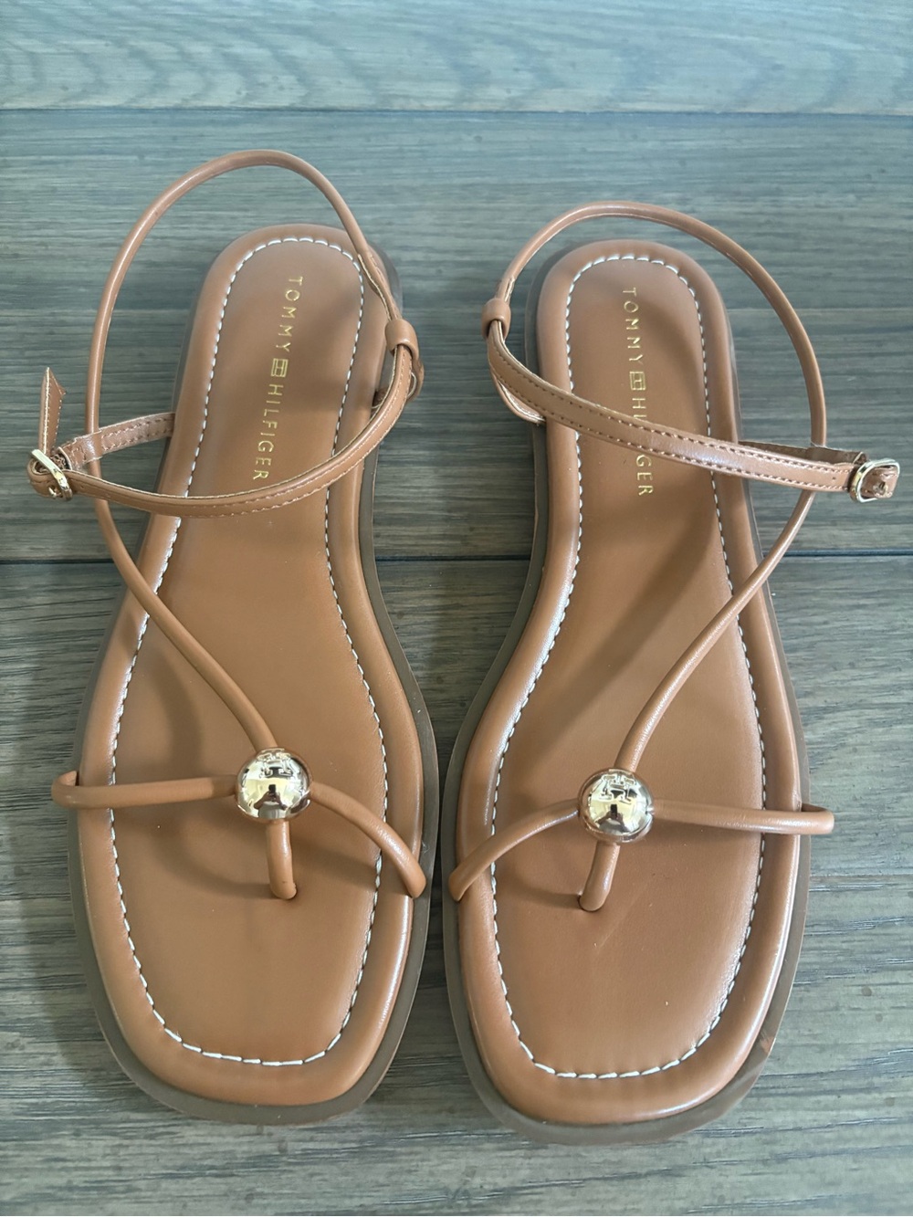 Tommy Hilfiger Tan Leather Toe-Ring Sandals with Gold Accent